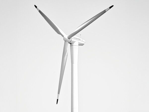 Gondel und Windblades einer Windkraftanlage