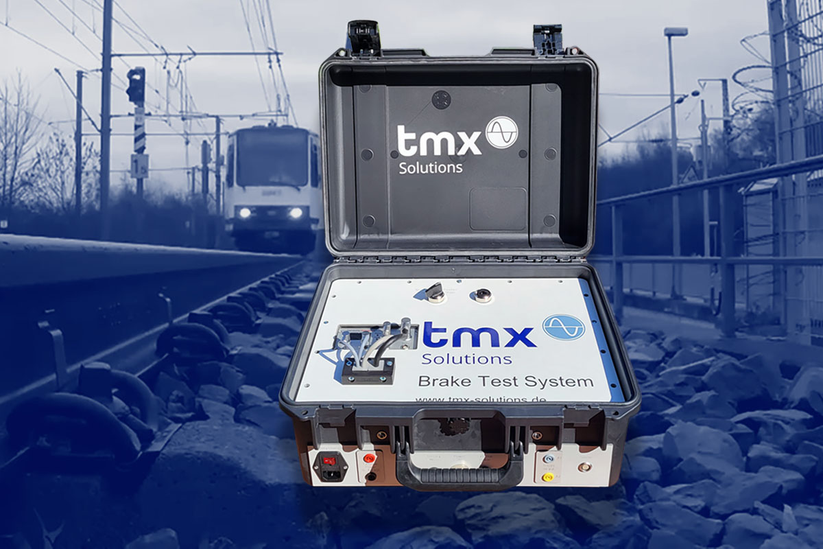Brake-Test-System im robuste Messkoffer Brake-Test-System verbaut in einem robuste Messkoffer - im Hintergrund ein Gleisbett
