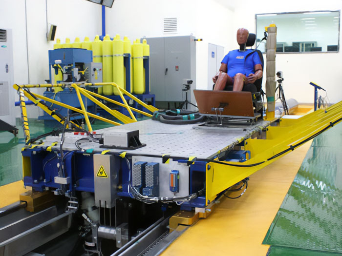 Schlitten mit einem Dummy für einen Sled Test